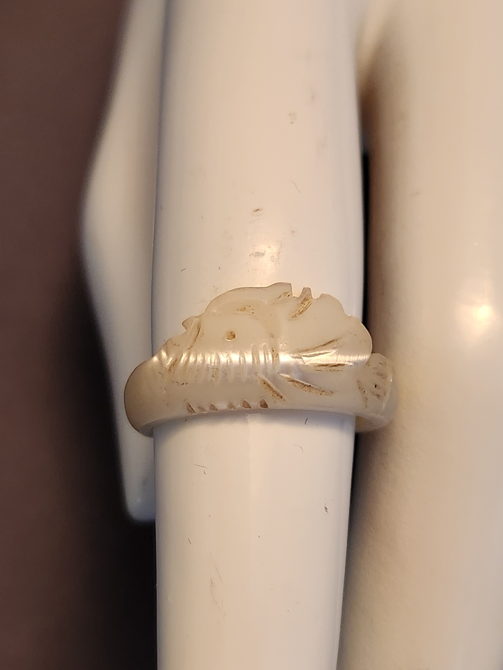 Vintage Carved Chicken Motif Ring in Cream